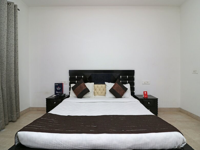 Hotel Oyo 13575 Green Vogue