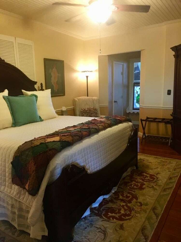 Bed & Breakfast Captain's House On The Lake
