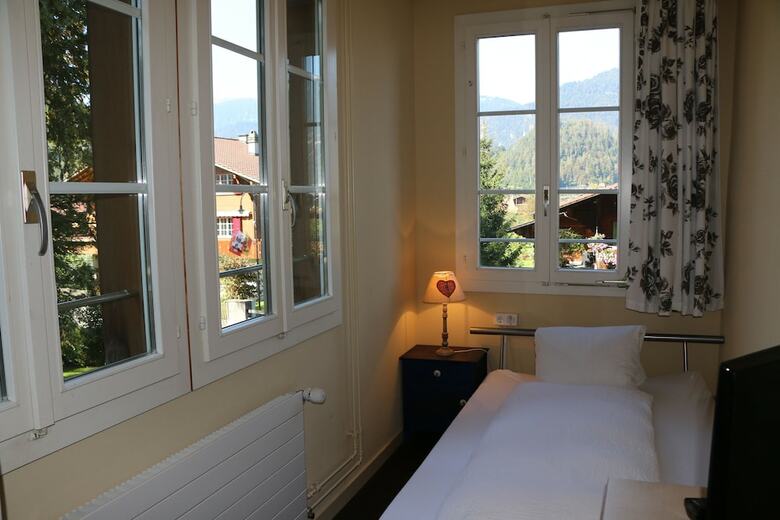 Alpenrose Hotel & Gardens