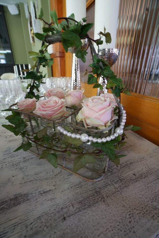 Alpenrose Hotel & Gardens
