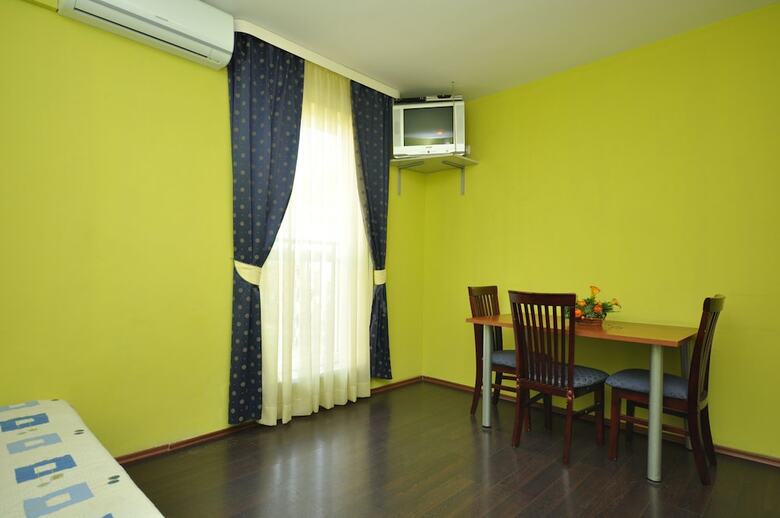 Hotel Villa Cezar