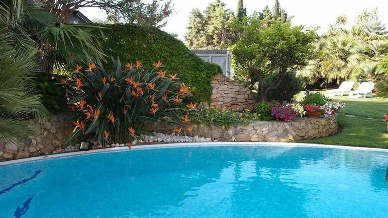 Villa Lecce Apartment With Private Pool - Cameliesuites