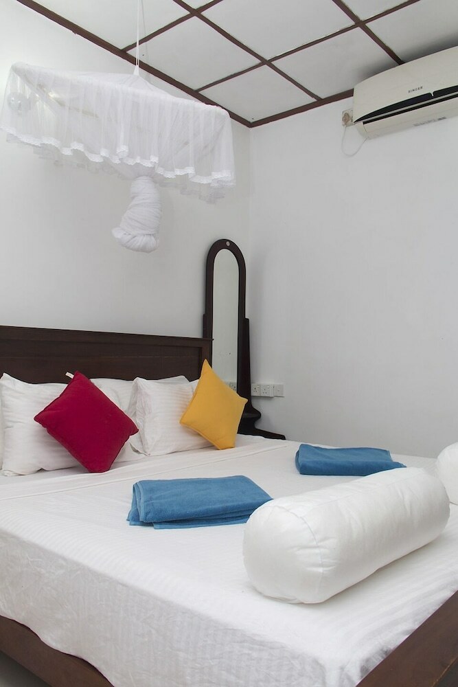 Hotel Thuruliya Lodge Habarana