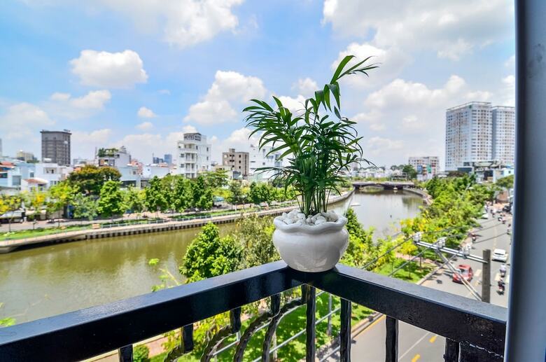 Place In Saigon Apartment