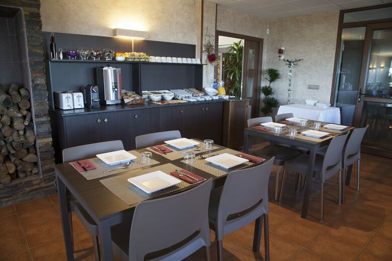 Albergue Hotel La Casa Del Peregrino