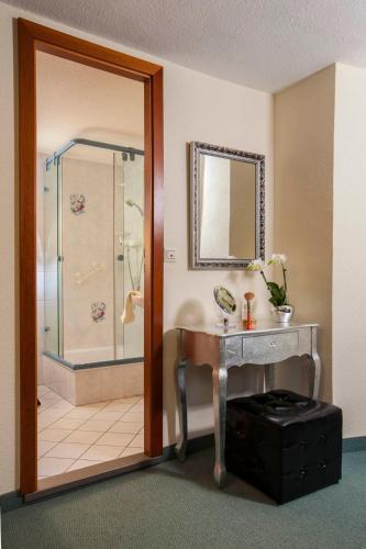Hostal Bed & Breakfast Alte Klosterm�hle M�nstertal