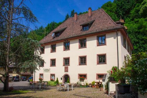 Hostal Bed & Breakfast Alte Klosterm�hle M�nstertal