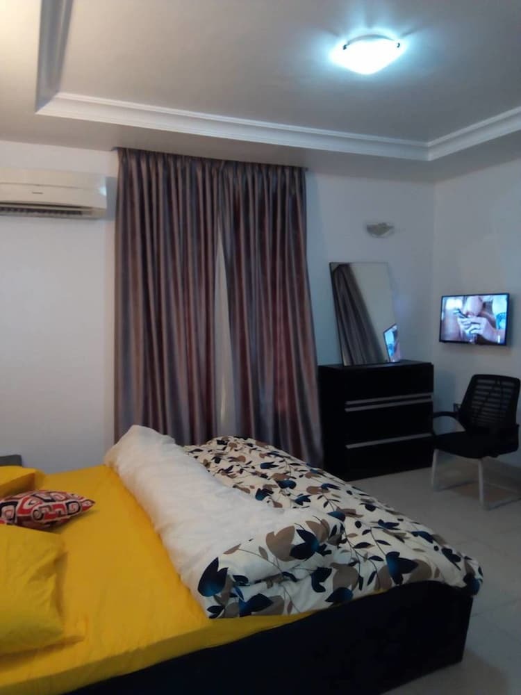 Reeve Court Apartment