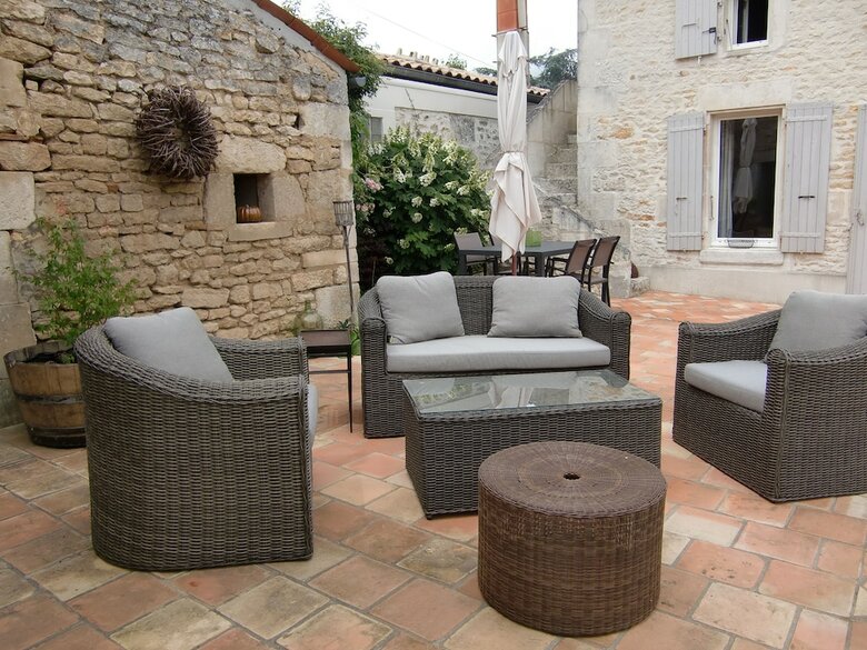 Hotel Du C�t� De L'ombri�re