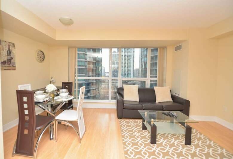 Sarkar Suites - Blue Jays Way