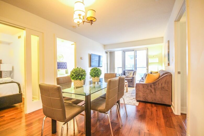 Sarkar Suites - Blue Jays Way