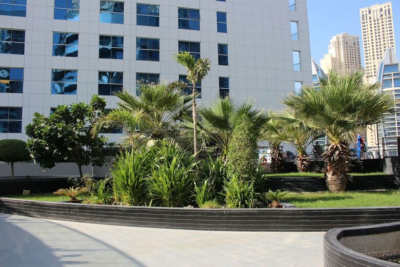 Signature Hotel Apartments & Spa