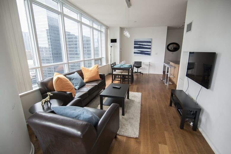 Sarkar Suites - Maple Leaf Square