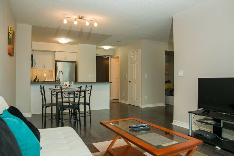 Sarkar Suites - Downtown Apartments