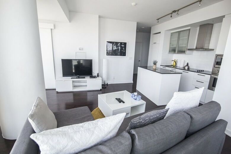 Sarkar Suites - Entertainment District