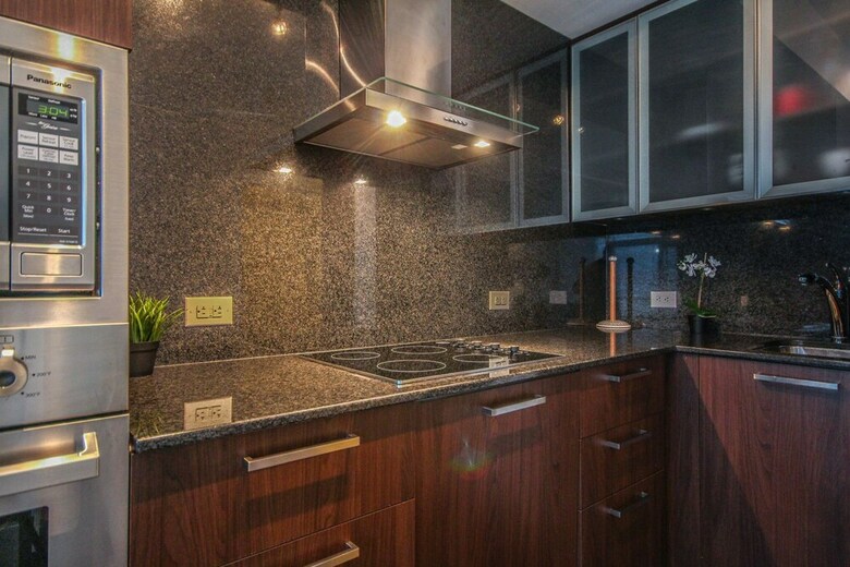 Sarkar Suites - Entertainment District