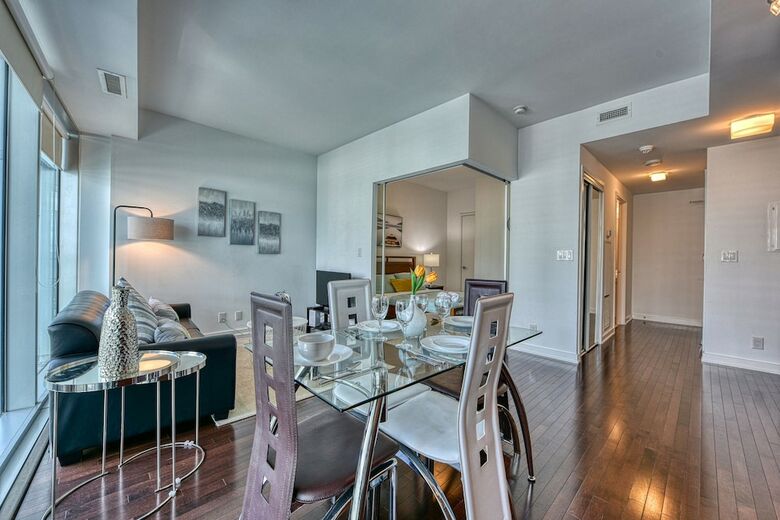 Sarkar Suites - Entertainment District