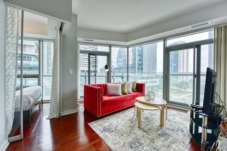 Sarkar Suites - Entertainment District