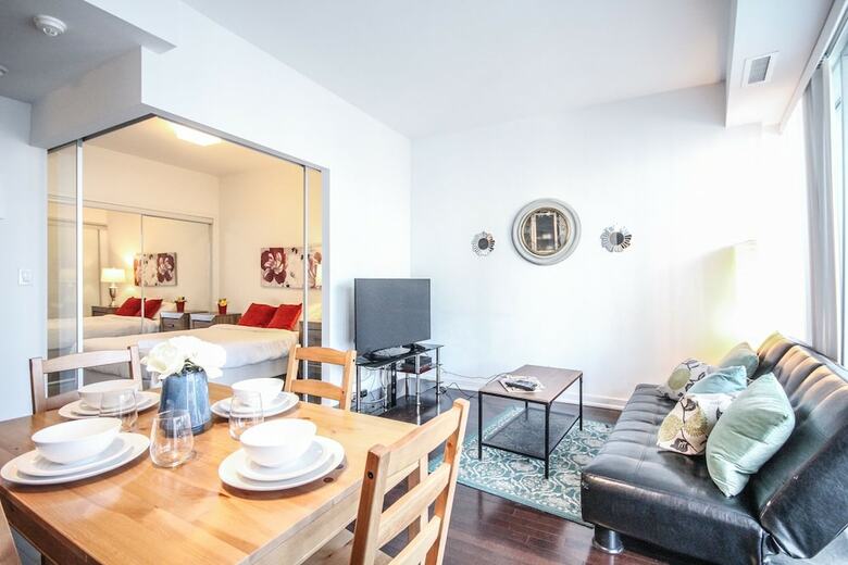 Sarkar Suites - Entertainment District