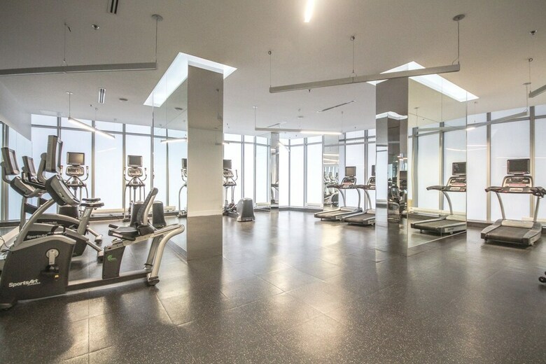 Sarkar Suites - Entertainment District