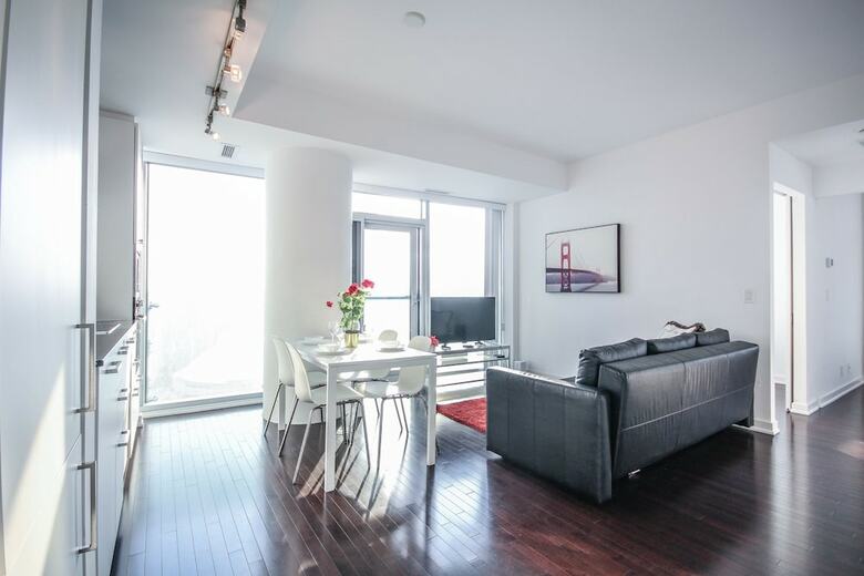 Sarkar Suites - Entertainment District