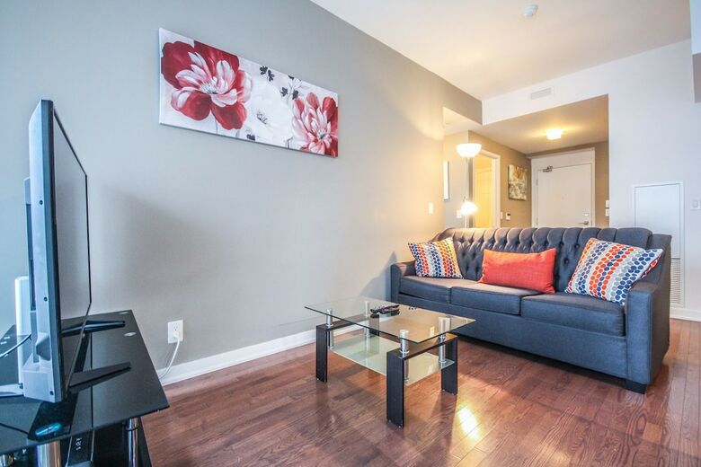 Sarkar Suites - Entertainment District