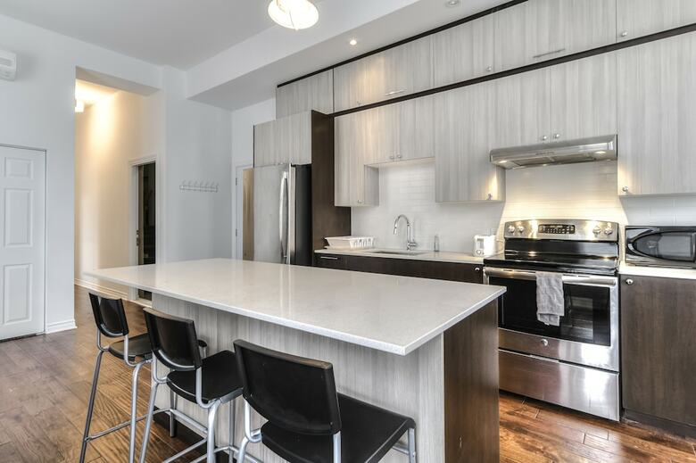 St Laurent Apartments