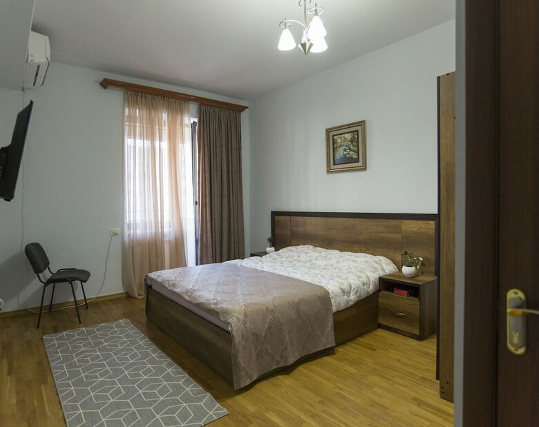 Republic Square Boutique Hotel