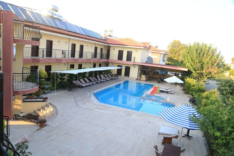Las Palmeras Hotel