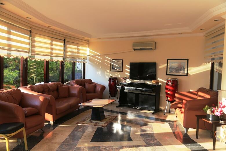 Las Palmeras Hotel