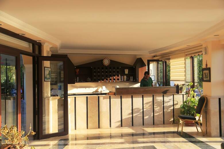 Las Palmeras Hotel
