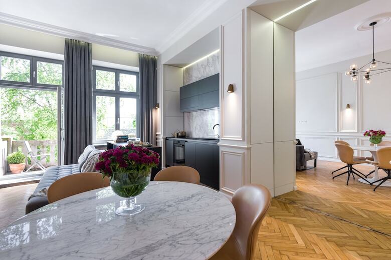 Paulove Apartments