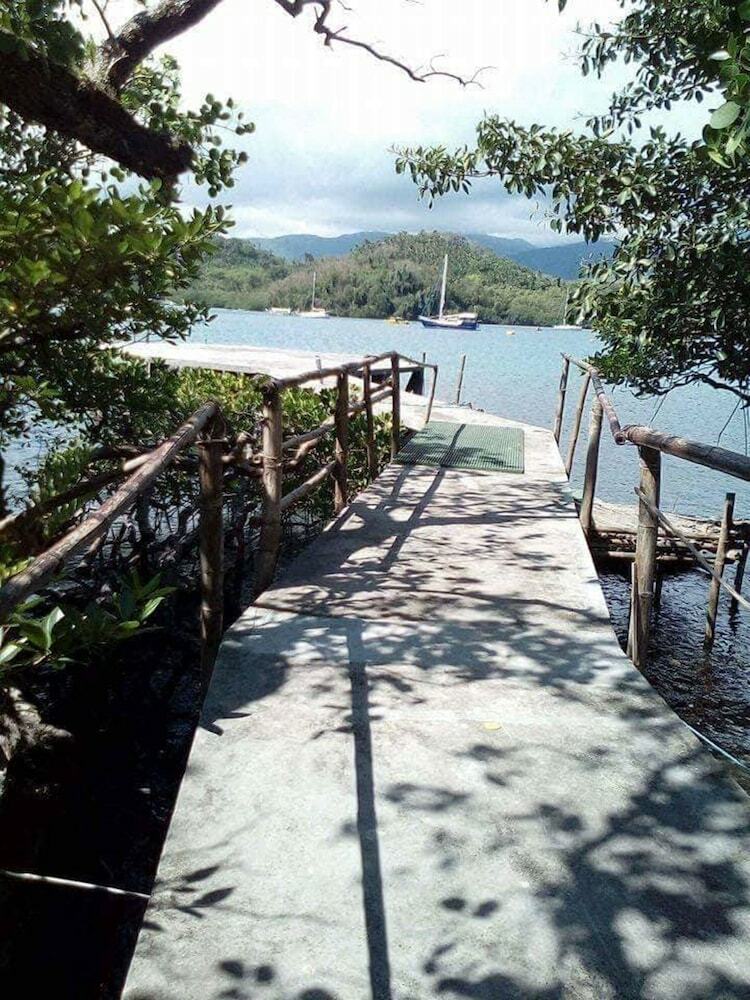 Bahay Isla Sanctuario