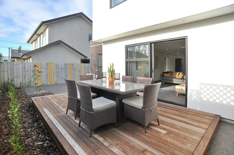Parlane Apartments