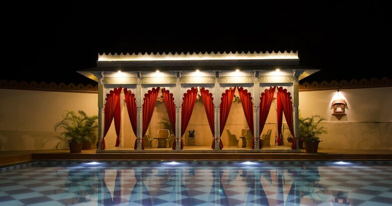Hotel Castle Narela Lake Resort