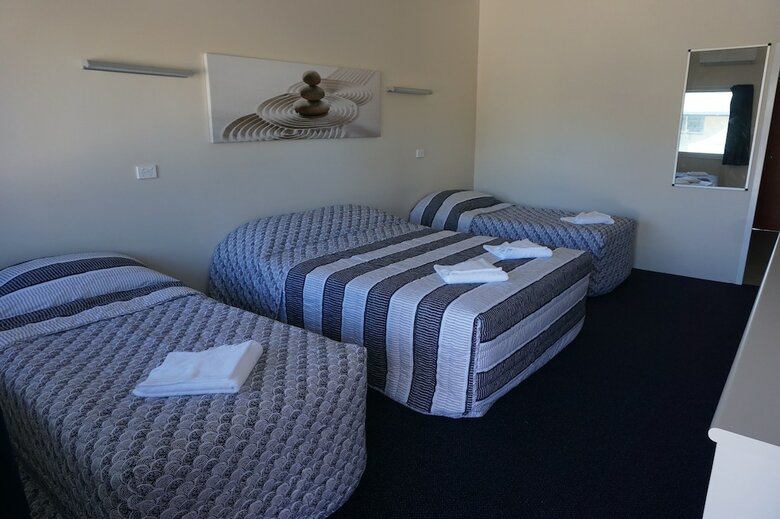 Yal Cairns - A Motel That Makes A Difference