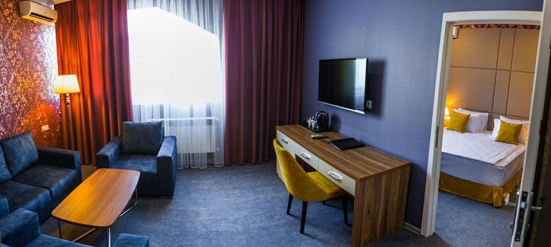 Hotel Square Inn