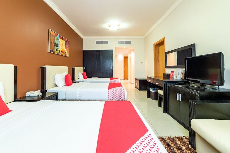 Oyo 122 Crystal Plaza Hotel
