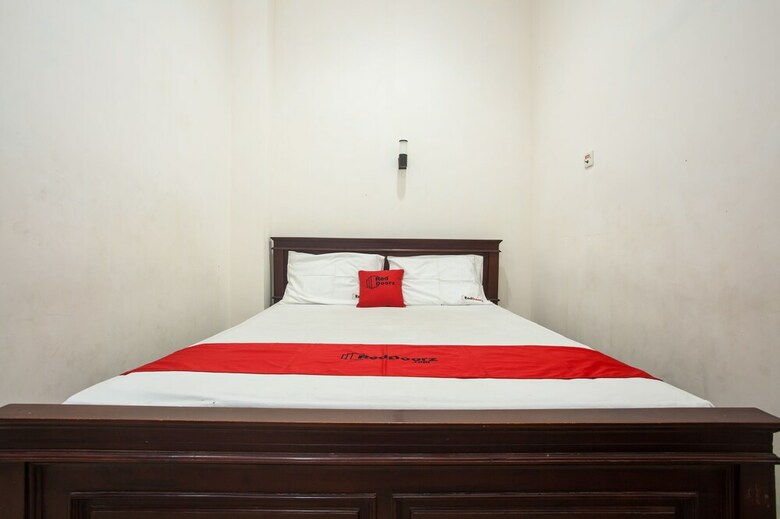 Hotel Reddoorz @ Raya Ngagel 2