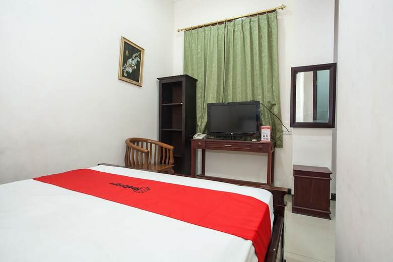Hotel Reddoorz @ Raya Ngagel 2