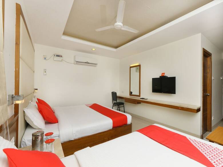 Oyo 683 Hotel Sri Chakra Inn