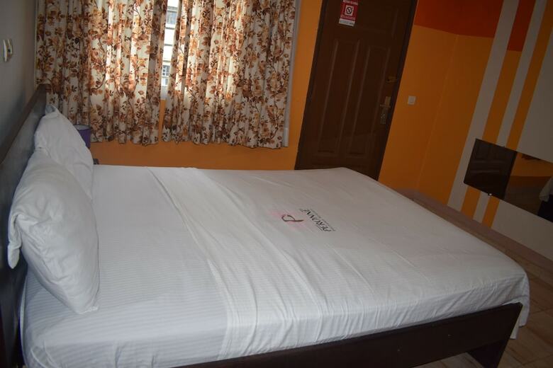 Hotel H�tel R�sidence P�ronne