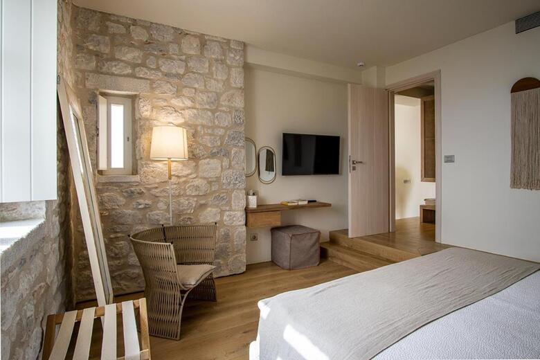 Hotel Bassa Maina Villas & Suites