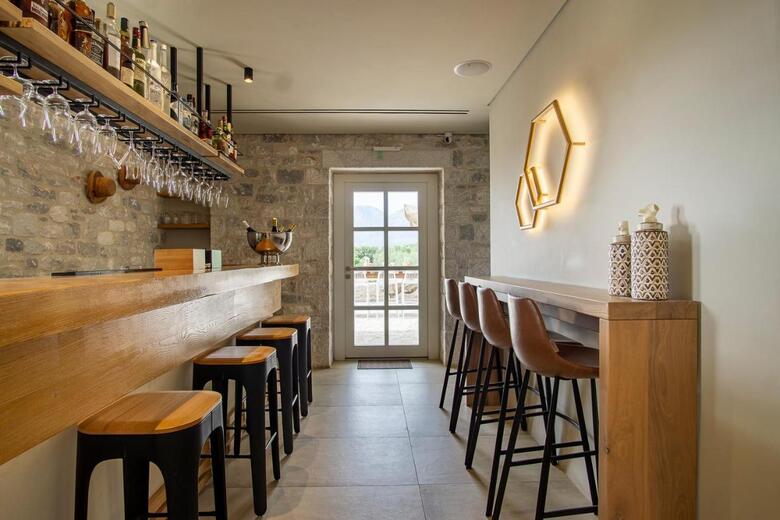 Hotel Bassa Maina Villas & Suites