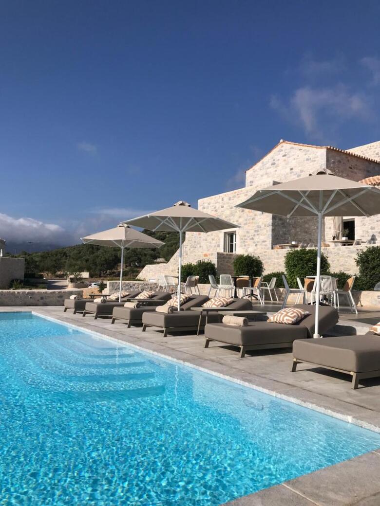 Hotel Bassa Maina Villas & Suites