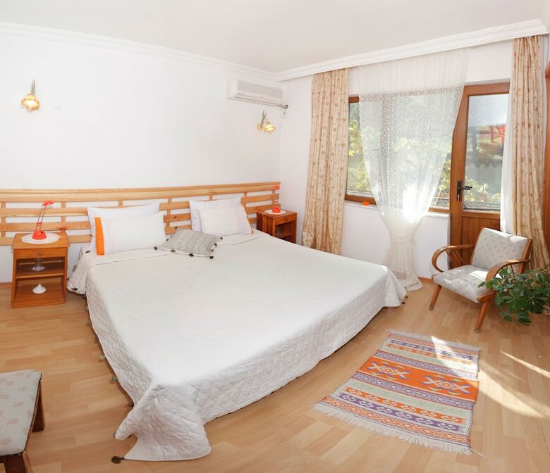 Hotel Gunebakan Taliani Otel