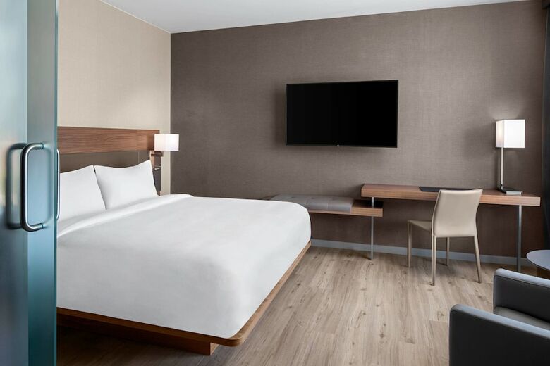 AC Hotel Pittsburgh Downtown