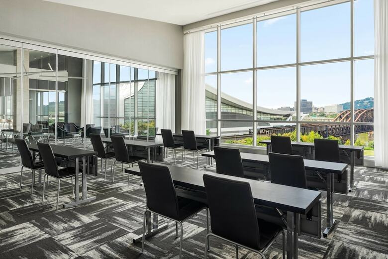 AC Hotel Pittsburgh Downtown