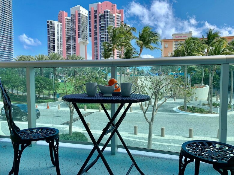 Hotel Collins Avenue Apartment
