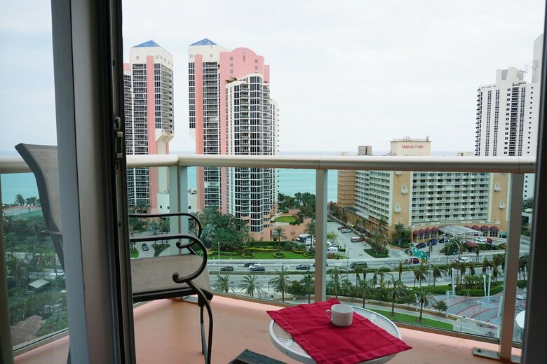 Hotel Collins Avenue Apartment